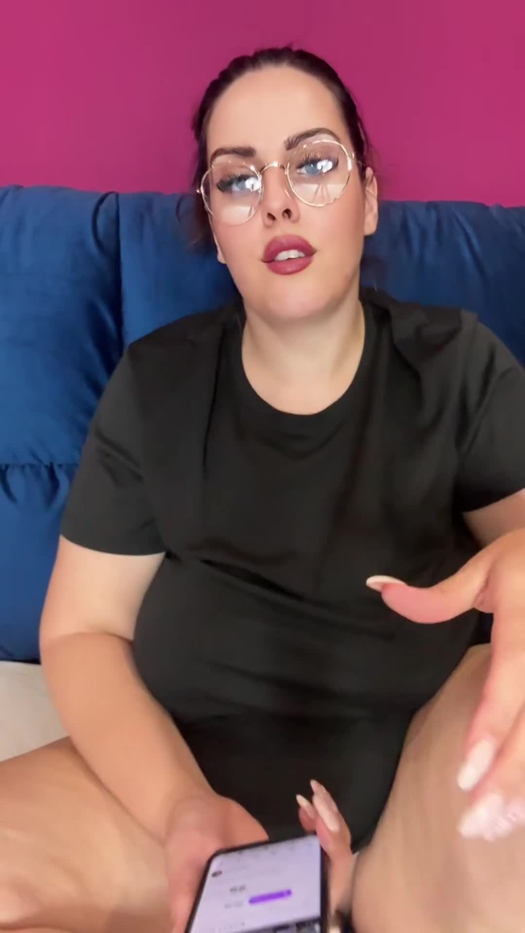 Caught Stepmommy Masturbate And Make Her Fuck Fertile Pussy