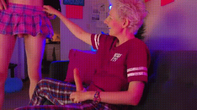 Fast Jerking Off During Strapon Sucking