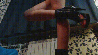 Straponess In Latex With Lovense