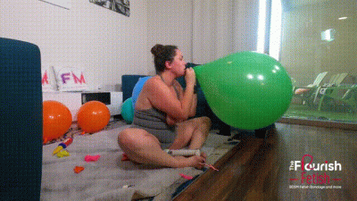 Looning Squirting By Butt Plug Betty