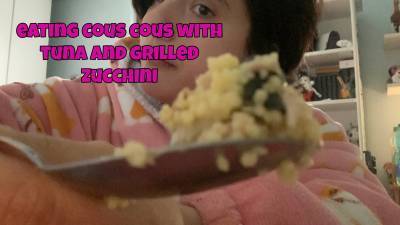 Eating My Healthy Meal: Cous With Natural Tuna And Grilled Courgettes