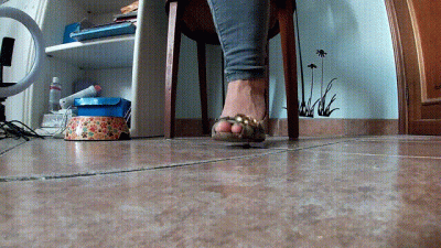 Toe Tapping With Gucci With Different Shots