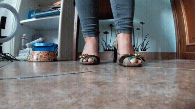 Toe Tapping With Gucci 4 Framing Angles