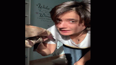 Calpesto Il Mio Schiavo Con I Tacchi Gucci
