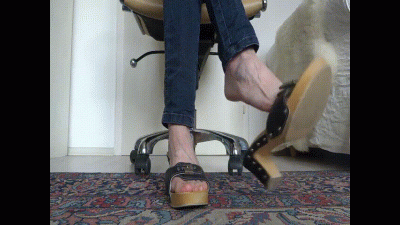 Wooden Mules Show Closeups