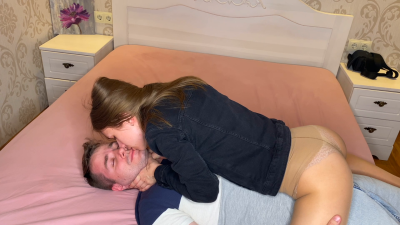 Evelina Domina - Don't Wait For My Kiss - iWantClips
