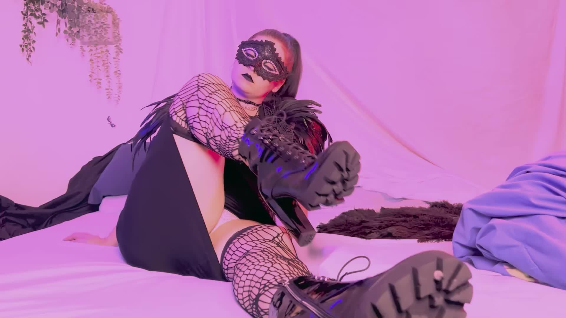 Psychedelic Burlesque Strip And Dildo Tease