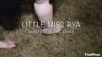 Little Miss Rya Barefoot In The Grass