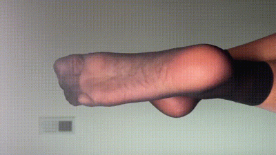 Ebony Giantess Removes Her Black Nylons
