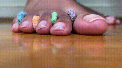 Step-Mommy Crushes Fruit Loops With Her Feet