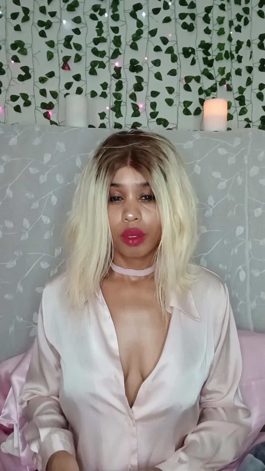 Pink Silk Temptation: Non-Pop Balloon Tease In Blonde Bob