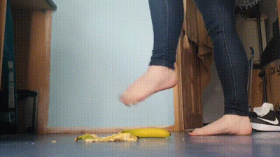 Banana Foot Compression Close Up
