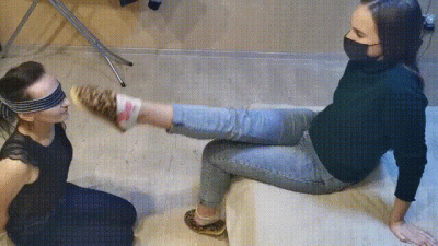 Mistress Julia First Foot Worship