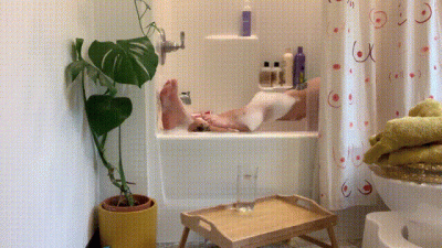 Bubble Bath Foot Ignore
