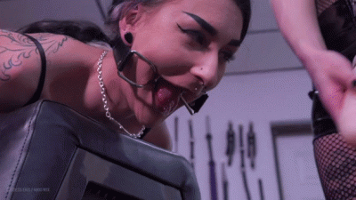 Spidergag Face Fuck W Nikki Nyx