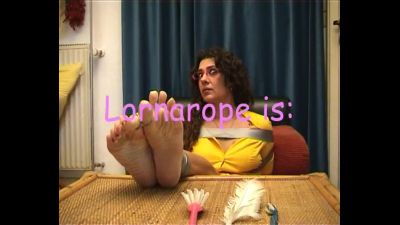 LORNA SAUDELLI - Escapist Lorna - iWantClips