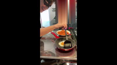 I Make Fried Eggs Fetish Food