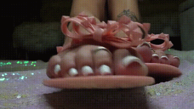Toe Wiggling In Flip Flops