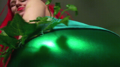 Under Poison Ivy's Ass
