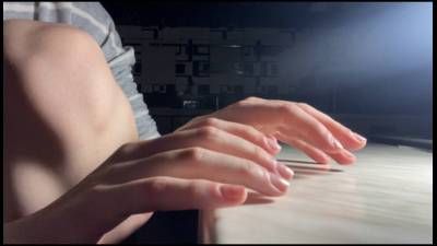 Malena's Finger Tapping ASMR