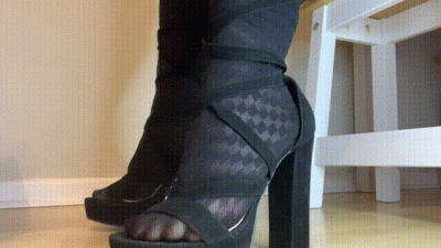 Miss Ruby First Date Foot Slave